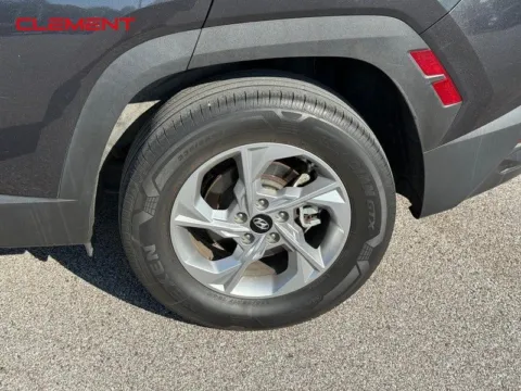 More photos of 2022 Hyundai Tucson SEL at Clement Chrysler Dodge Jeep Ram Columbia, IL