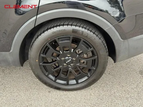 More photos of 2022 Kia Telluride SX at Clement Chrysler Dodge Jeep Ram Columbia, IL