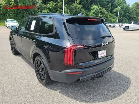 More photos of 2022 Kia Telluride SX at Clement Chrysler Dodge Jeep Ram Columbia, IL