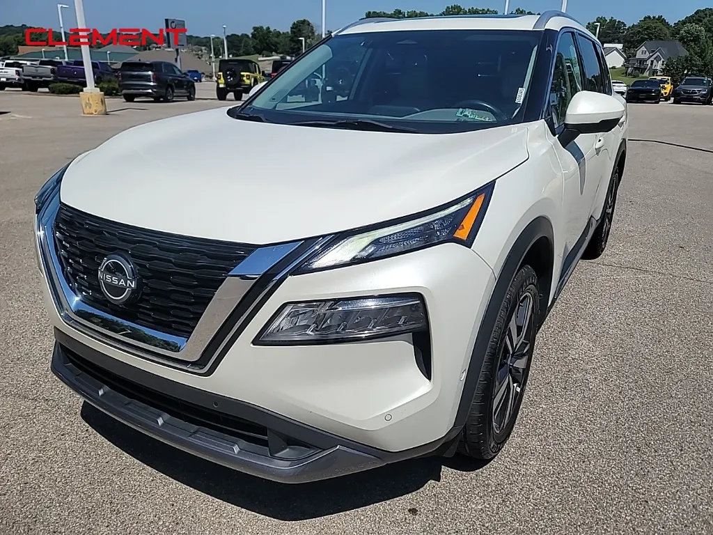White 2023 Nissan Rogue SL for sale in Columbia, IL