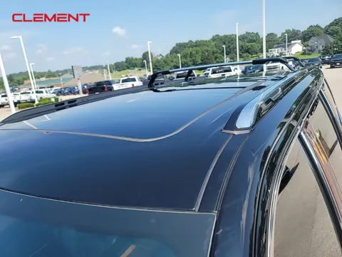 More photos of 2022 Jeep Grand Wagoneer Series III at Clement Chrysler Dodge Jeep Ram Columbia, IL