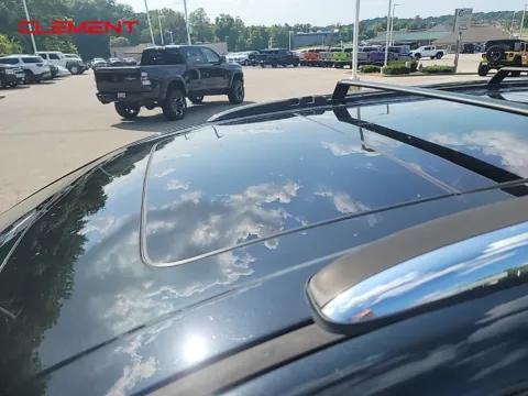 More photos of 2019 Chrysler Pacifica Limited at Clement Chrysler Dodge Jeep Ram Columbia, IL