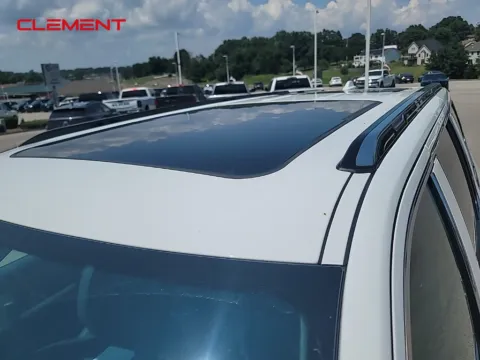 More photos of 2022 Jeep Grand Wagoneer Series II at Clement Chrysler Dodge Jeep Ram Columbia, IL