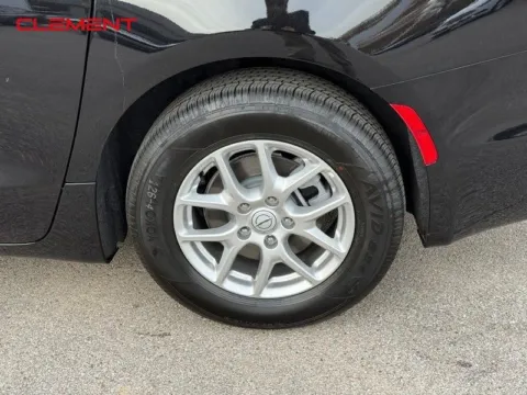 More photos of 2026 Chrysler Pacifica Select at Clement Chrysler Dodge Jeep Ram Columbia, IL