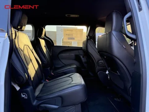 More photos of 2026 Chrysler Pacifica Select at Clement Chrysler Dodge Jeep Ram Columbia, IL