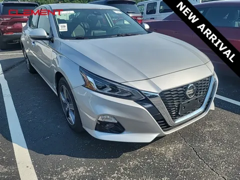 Silver 2022 Nissan Altima 2.5 SL for sale in Columbia, IL
