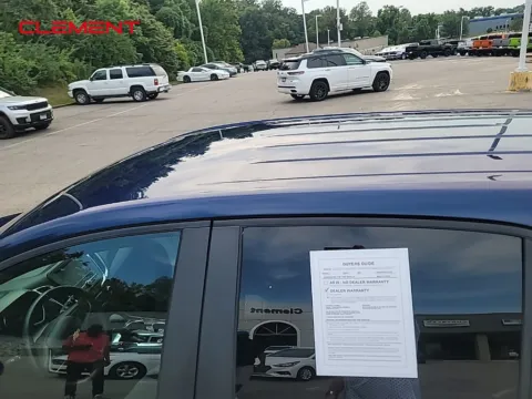 More photos of 2022 Chevrolet Equinox LT at Clement Chrysler Dodge Jeep Ram Columbia, IL