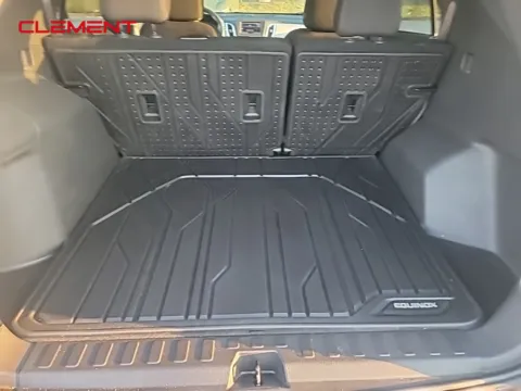 More photos of 2022 Chevrolet Equinox LS at Clement Chrysler Dodge Jeep Ram Columbia, IL