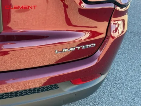 More photos of 2022 Jeep Compass Limited at Clement Chrysler Dodge Jeep Ram Columbia, IL