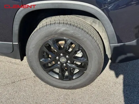 More photos of 2020 Chevrolet Traverse LT at Clement Chrysler Dodge Jeep Ram Columbia, IL