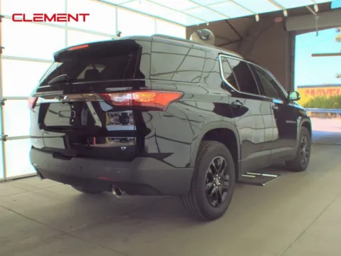 More photos of 2020 Chevrolet Traverse LT at Clement Chrysler Dodge Jeep Ram Columbia, IL