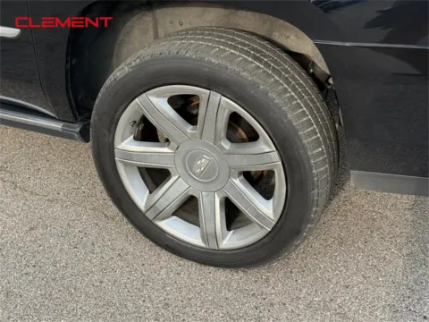 More photos of 2019 Cadillac Escalade ESV Premium at Clement Chrysler Dodge Jeep Ram Columbia, IL