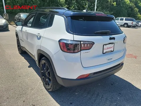 More photos of 2022 Jeep Compass Altitude at Clement Chrysler Dodge Jeep Ram Columbia, IL