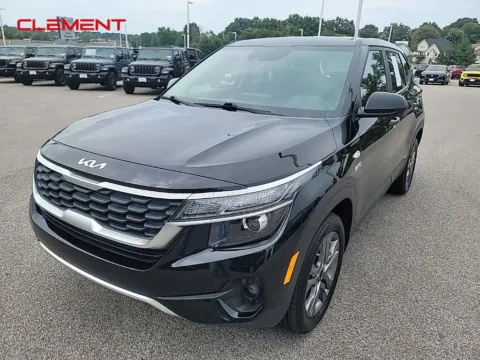 Black 2022 Kia Seltos LX for sale in Columbia, IL