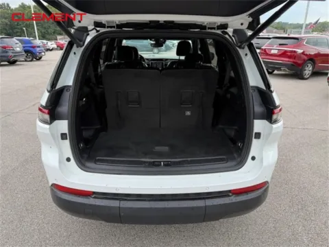 More photos of 2021 Jeep Grand Cherokee L Altitude at Clement Chrysler Dodge Jeep Ram Columbia, IL