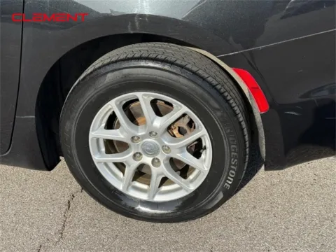 More photos of 2020 Chrysler Pacifica Touring L at Clement Chrysler Dodge Jeep Ram Columbia, IL