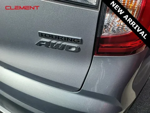 More photos of 2022 Honda Pilot Touring at Clement Chrysler Dodge Jeep Ram Columbia, IL