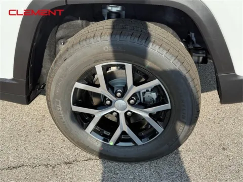 More photos of 2025 Jeep Grand Cherokee Limited at Clement Chrysler Dodge Jeep Ram Columbia, IL