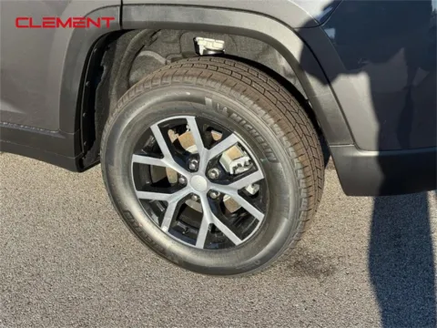 More photos of 2025 Jeep Grand Cherokee Limited at Clement Chrysler Dodge Jeep Ram Columbia, IL