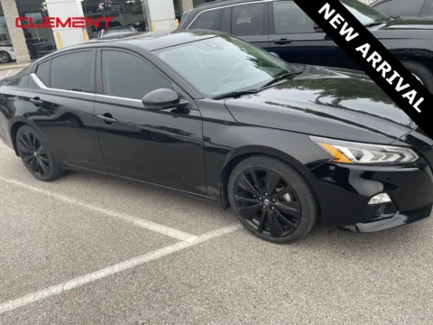 Black 2022 Nissan Altima 2.5 SR for sale in Columbia, IL