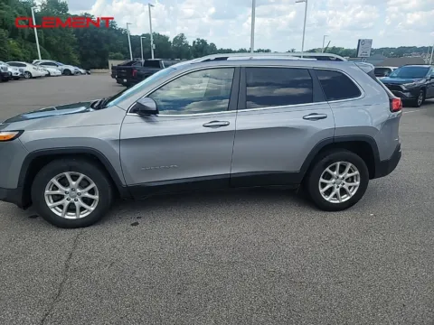 More photos of 2018 Jeep Cherokee Latitude at Clement Chrysler Dodge Jeep Ram Columbia, IL