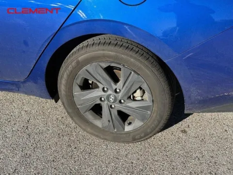 More photos of 2022 Hyundai Elantra SEL at Clement Chrysler Dodge Jeep Ram Columbia, IL