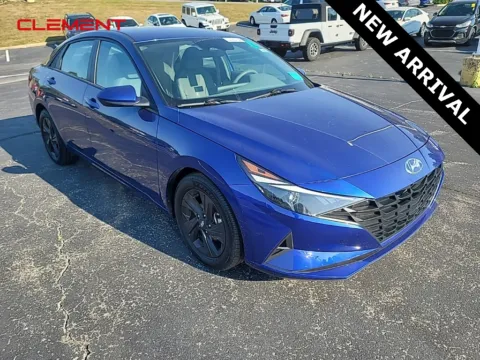 Blue 2022 Hyundai Elantra SEL for sale in Columbia, IL