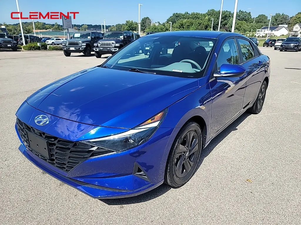 Blue 2022 Hyundai Elantra SEL for sale in Columbia, IL