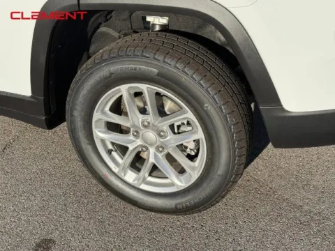 More photos of 2025 Jeep Grand Cherokee Laredo X at Clement Chrysler Dodge Jeep Ram Columbia, IL
