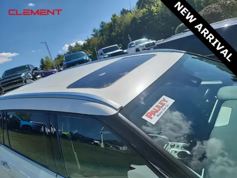 More photos of 2021 Toyota Highlander Limited at Clement Chrysler Dodge Jeep Ram Columbia, IL