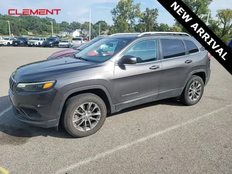 Gray 2019 Jeep Cherokee Latitude Plus for sale in Columbia, IL
