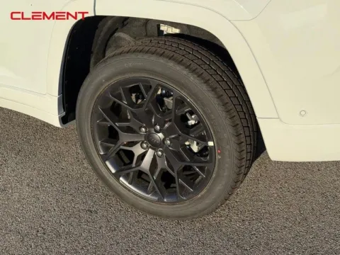 More photos of 2025 Jeep Grand Cherokee Summit at Clement Chrysler Dodge Jeep Ram Columbia, IL