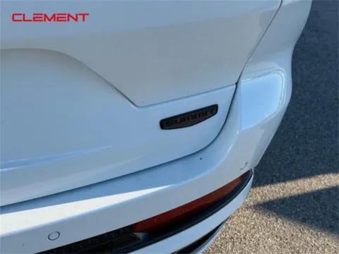 More photos of 2025 Jeep Grand Cherokee Summit at Clement Chrysler Dodge Jeep Ram Columbia, IL
