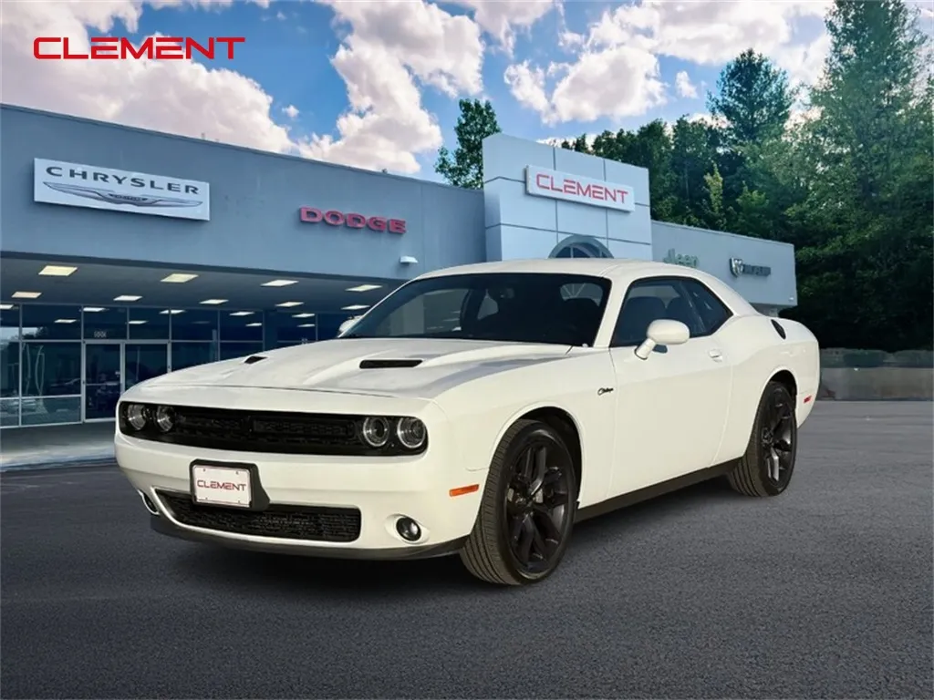 White 2022 Dodge Challenger SXT for sale in Columbia, IL
