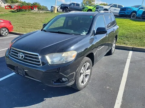 More photos of 2008 Toyota Highlander Sport at Clement Chrysler Dodge Jeep Ram Columbia, IL