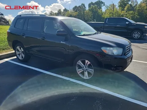 More photos of 2008 Toyota Highlander Sport at Clement Chrysler Dodge Jeep Ram Columbia, IL