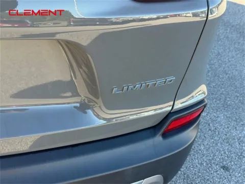 More photos of 2022 Jeep Cherokee Limited at Clement Chrysler Dodge Jeep Ram Columbia, IL
