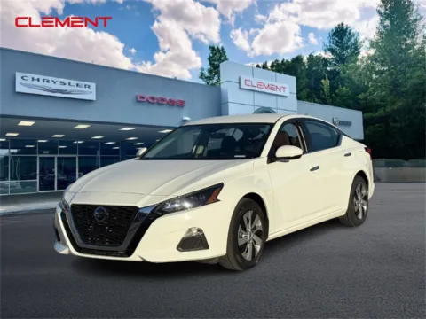 White 2022 Nissan Altima 2.5 S for sale in Columbia, IL