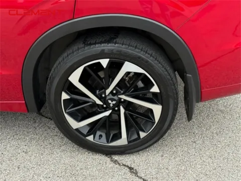 More photos of 2024 Mitsubishi Outlander PHEV SEL Platinum Edition at Clement Chrysler Dodge Jeep Ram Columbia, IL