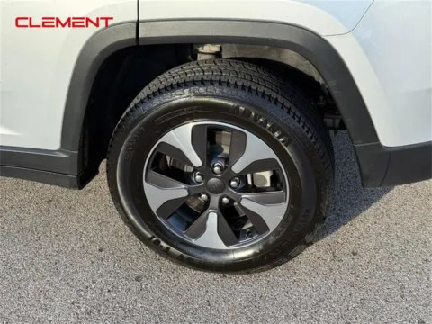 More photos of 2024 Jeep Grand Cherokee 4xe at Clement Chrysler Dodge Jeep Ram Columbia, IL