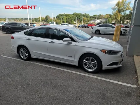 White 2018 Ford Fusion Hybrid SE for sale in Columbia, IL