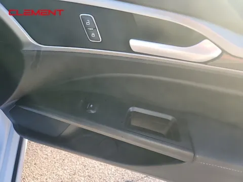 More photos of 2018 Ford Fusion Hybrid SE at Clement Chrysler Dodge Jeep Ram Columbia, IL