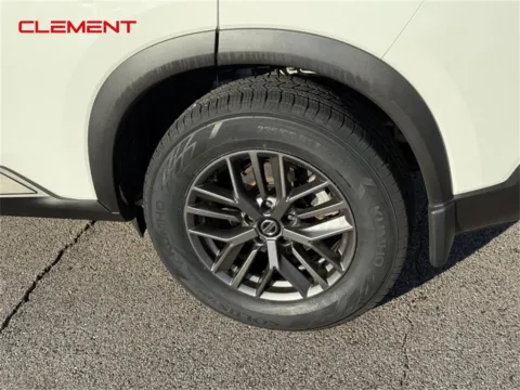 More photos of 2021 Nissan Rogue S at Clement Chrysler Dodge Jeep Ram Columbia, IL