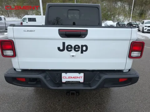 More photos of 2022 Jeep Gladiator Altitude at Clement Chrysler Dodge Jeep Ram Columbia, IL