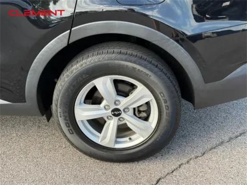 More photos of 2023 Kia Sorento LX at Clement Chrysler Dodge Jeep Ram Columbia, IL