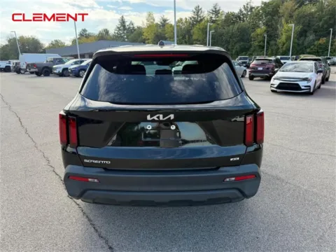More photos of 2023 Kia Sorento LX at Clement Chrysler Dodge Jeep Ram Columbia, IL