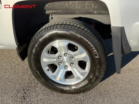 More photos of 2018 Chevrolet Silverado 1500 LT at Clement Chrysler Dodge Jeep Ram Columbia, IL