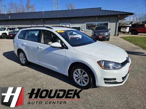 White 2015 Volkswagen Golf SportWagen TSI S for sale in Marion, IA