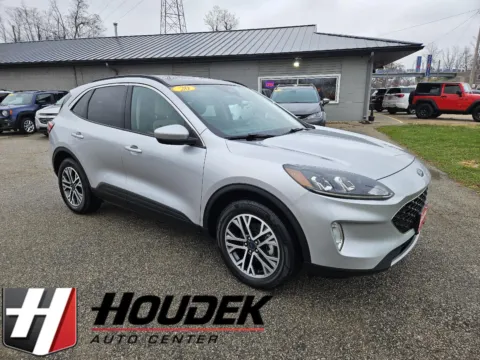 Silver 2020 Ford Escape SEL for sale in Marion, IA