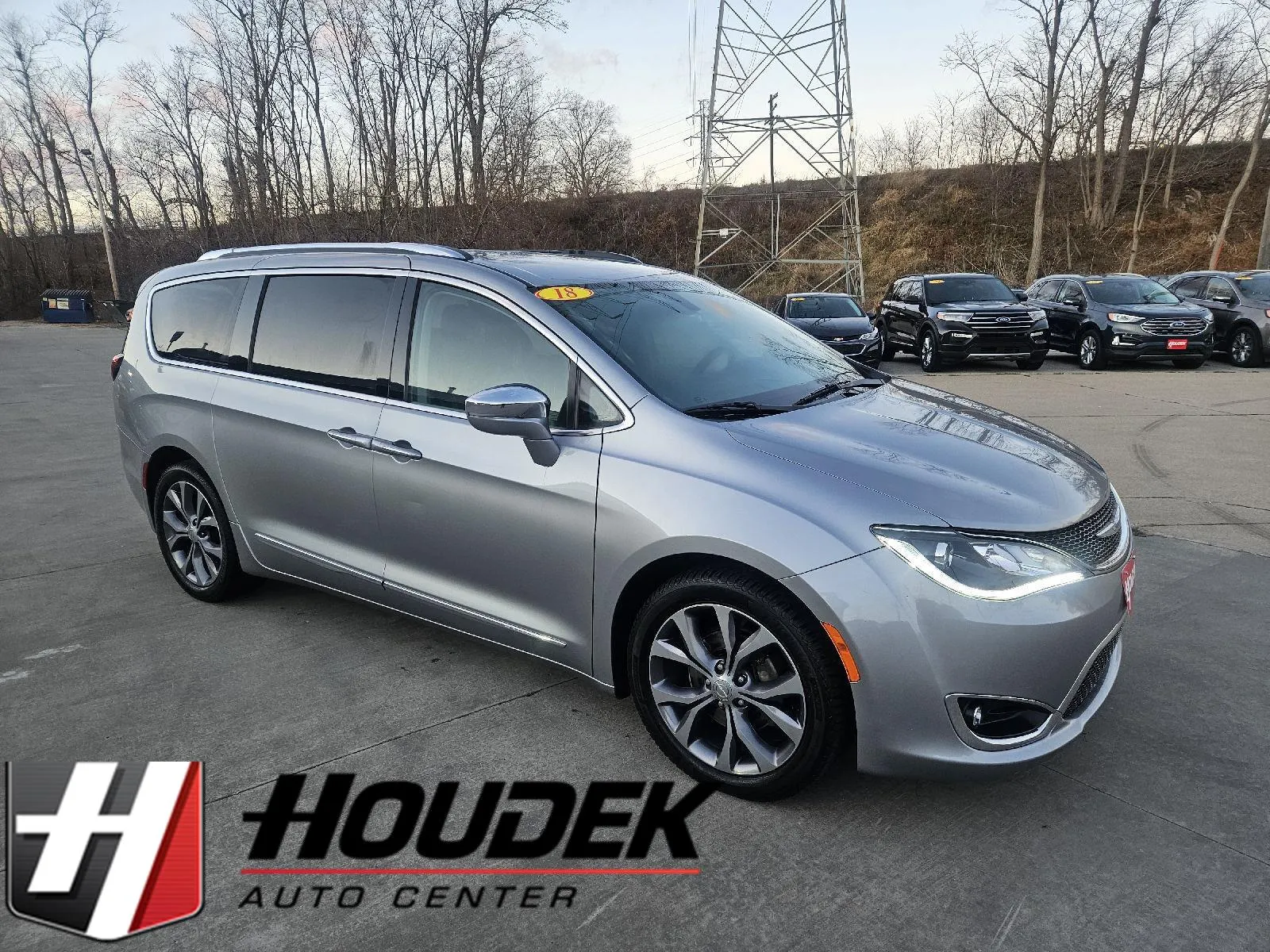 Silver 2018 Chrysler Pacifica Limited for sale in Marion, IA